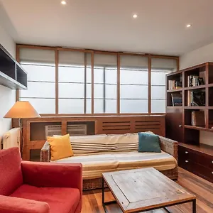 apartment-for-two-people-facing-the-lake.hotels-rhonealpes.com/